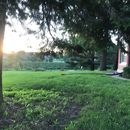 Nauvoo Grand Bed & Breakfast