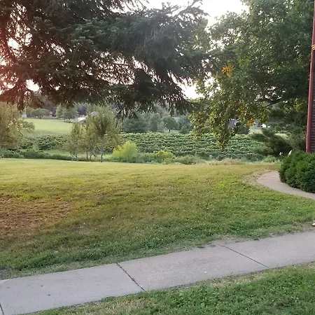 Nauvoo Grand Bed & Breakfast