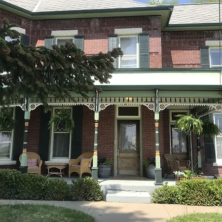 Nauvoo Grand Bed & Breakfast
